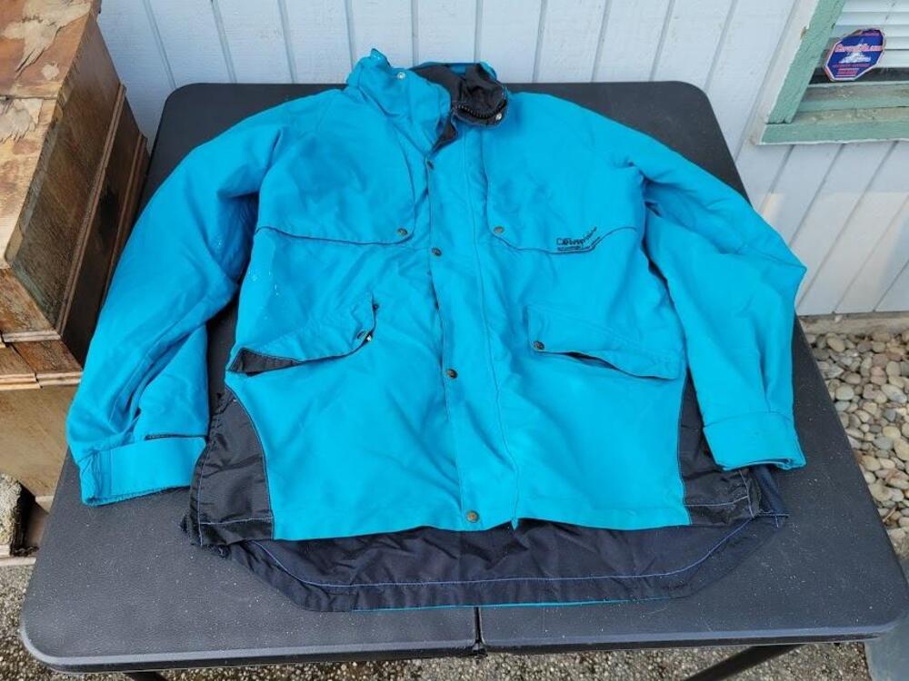 Chromaphobia Jacket Mens Medium Blue Extreme Snowboard Gear Canada Winter Coat